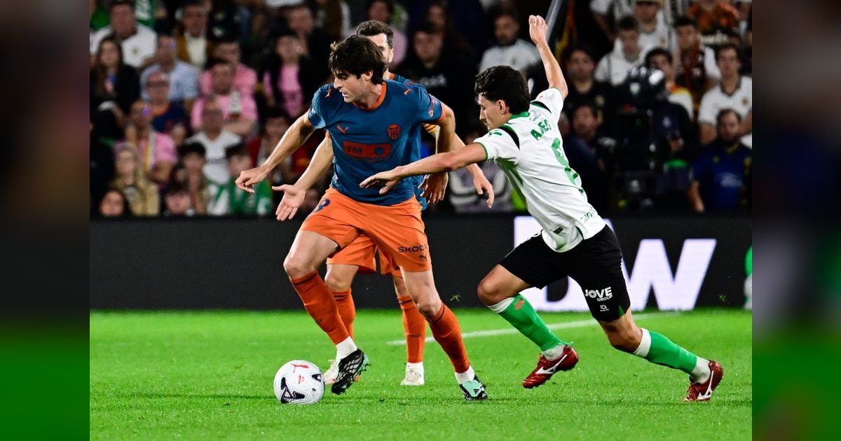 Dimitrievski Heroics Secure Point for Valencia in Santander Thriller